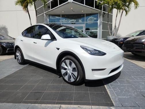 2023 Tesla Model Y Long Range