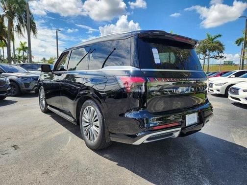 2025 INFINITI QX80 Luxe