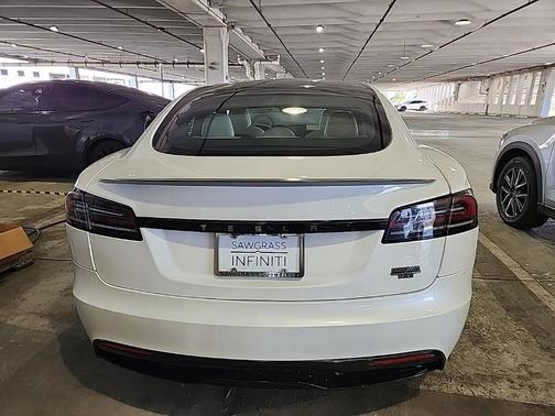 2023 Tesla Model S Plaid