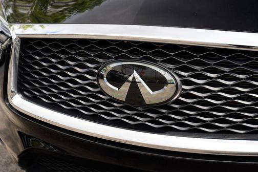 Black Obsidian 2022 INFINITI QX50 Luxe