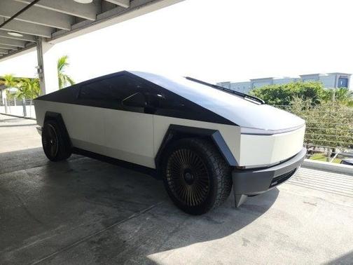 2024 Tesla Cybertruck Base