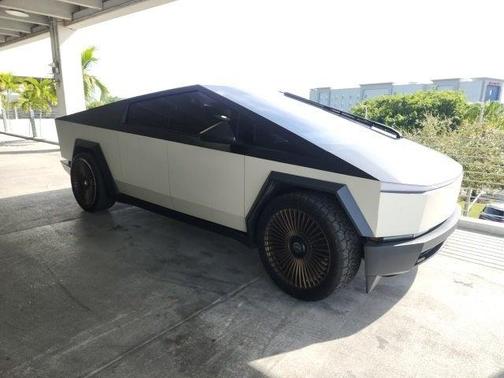 2024 Tesla Cybertruck Base