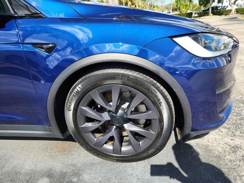 2024 Tesla Model X Base