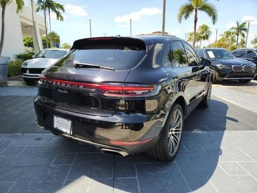 2021 Porsche Macan Base