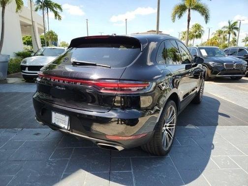 2021 Porsche Macan Base
