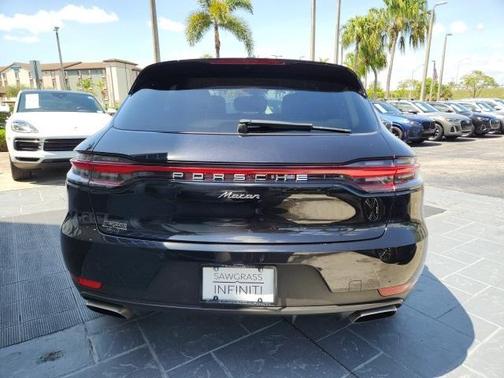 2021 Porsche Macan Base