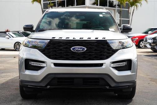 Iconic Silver Metallic 2023 Ford Explorer ST-Line