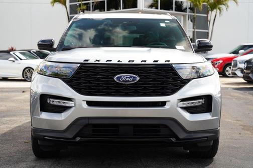 Iconic Silver Metallic 2023 Ford Explorer ST-Line