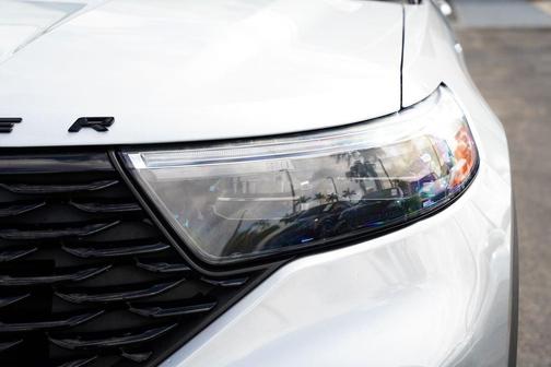 Iconic Silver Metallic 2023 Ford Explorer ST-Line