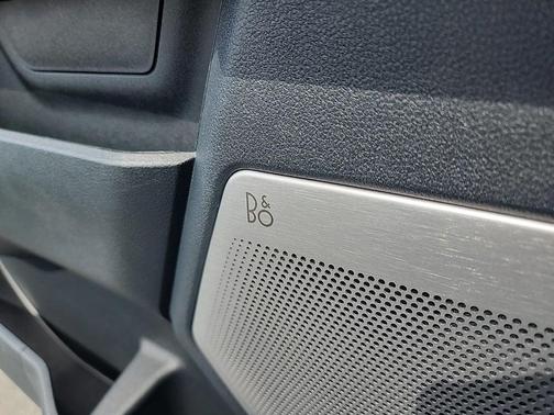 2022 Ford F-150 Lightning Platinum