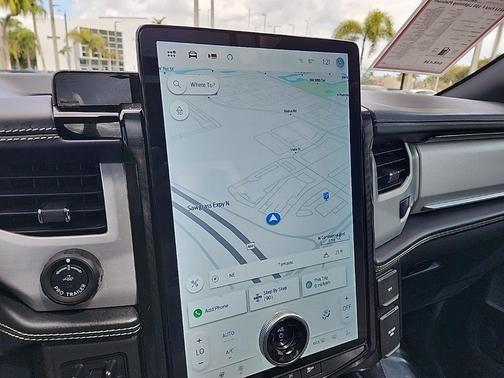 2022 Ford F-150 Lightning Platinum