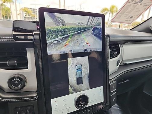 2022 Ford F-150 Lightning Platinum