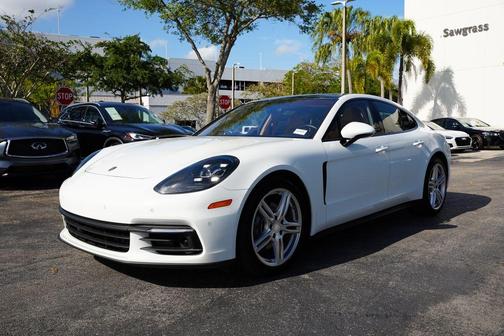 2020 Porsche Panamera 