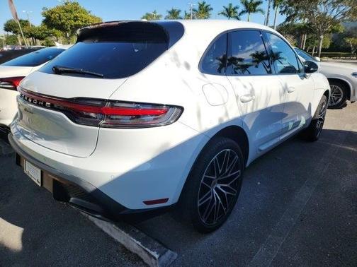 2022 Porsche Macan Base