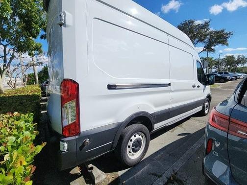 2022 Ford Transit-250 Base