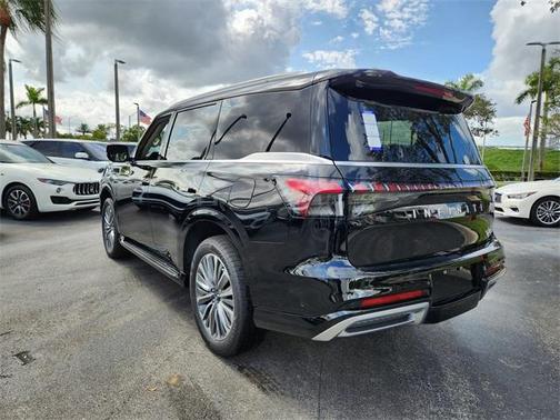 2025 INFINITI QX80 Luxe