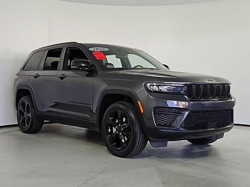 2022 Jeep Grand Cherokee Altitude