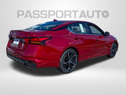 2025 Nissan Altima SR FWD