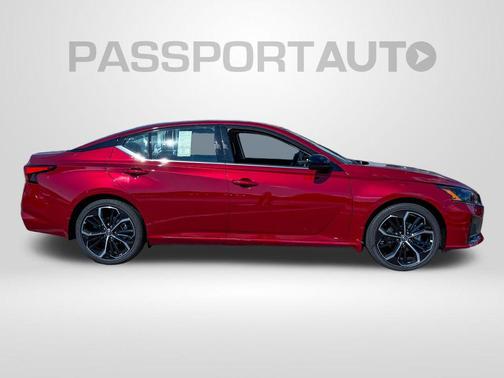 2025 Nissan Altima SR FWD