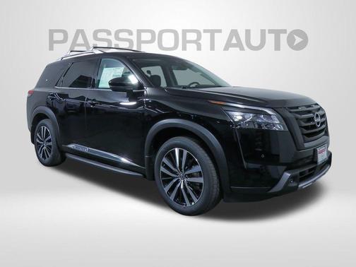 2025 Nissan Pathfinder Platinum 4WD