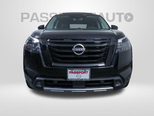 2025 Nissan Pathfinder Platinum 4WD