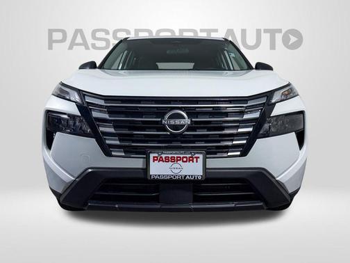 Everest White Pearl 2025 Nissan Rogue S