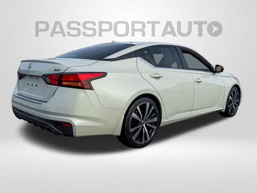2021 Nissan Altima SR FWD