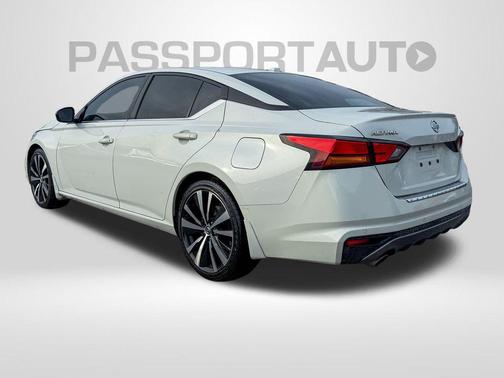 2021 Nissan Altima SR FWD