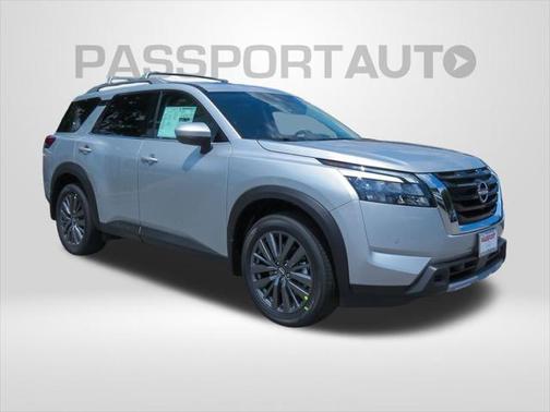 2025 Nissan Pathfinder SL 4WD