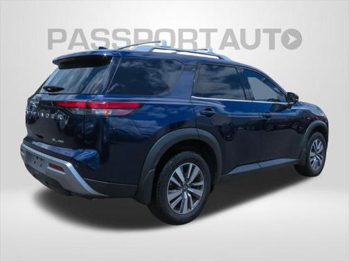 2022 Nissan Pathfinder SL 4WD
