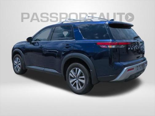 2022 Nissan Pathfinder SL 4WD
