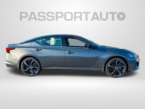 2025 Nissan Altima SR FWD