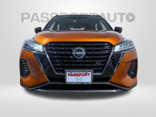 2022 Nissan Kicks SR