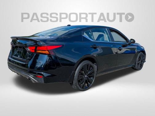 2022 Nissan Altima SR Intelligent AWD
