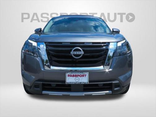 2025 Nissan Pathfinder SL 4WD