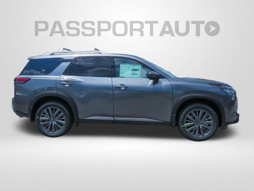 2025 Nissan Pathfinder SL 4WD