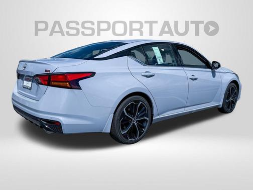 2025 Nissan Altima SR FWD