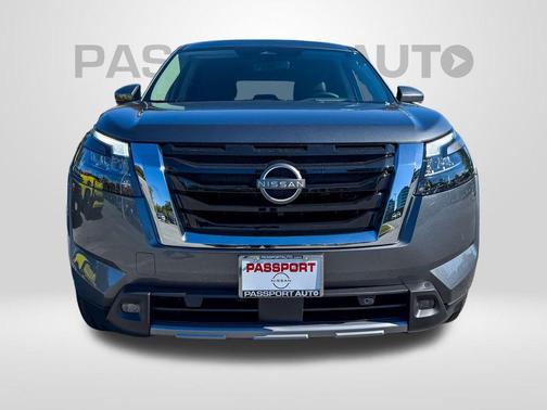 2025 Nissan Pathfinder Platinum 4WD