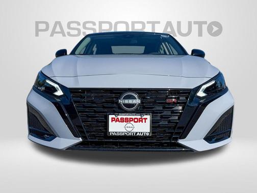 Gray Sky Pearl/Super Black 2026 Nissan Altima SR FWD