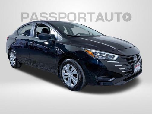 Super Black 2025 Nissan Versa 1.6 S