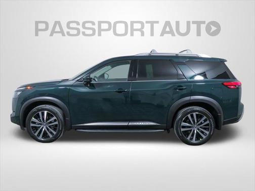 2025 Nissan Pathfinder Platinum 4WD