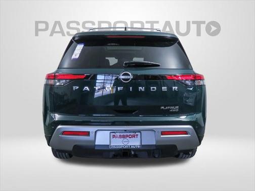 2025 Nissan Pathfinder Platinum 4WD
