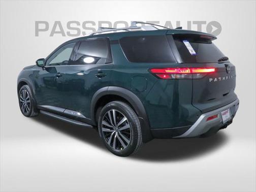 2025 Nissan Pathfinder Platinum 4WD