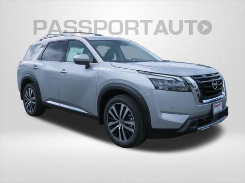 2025 Nissan Pathfinder Platinum 4WD