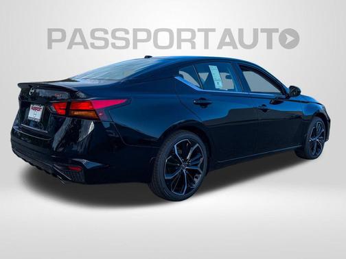 2025 Nissan Altima SR FWD