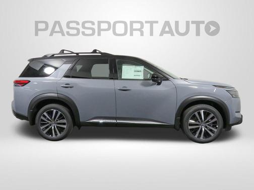 2025 Nissan Pathfinder Platinum 4WD
