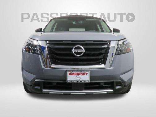 2025 Nissan Pathfinder Platinum 4WD