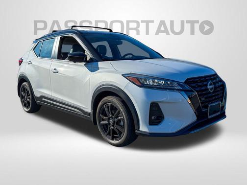 2023 Nissan Kicks SR