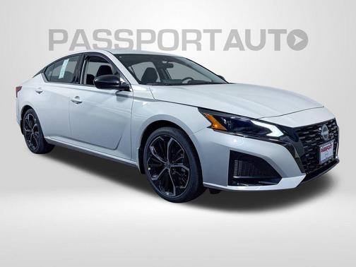 2025 Nissan Altima SR FWD