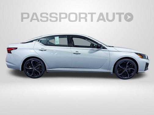 2025 Nissan Altima SR FWD